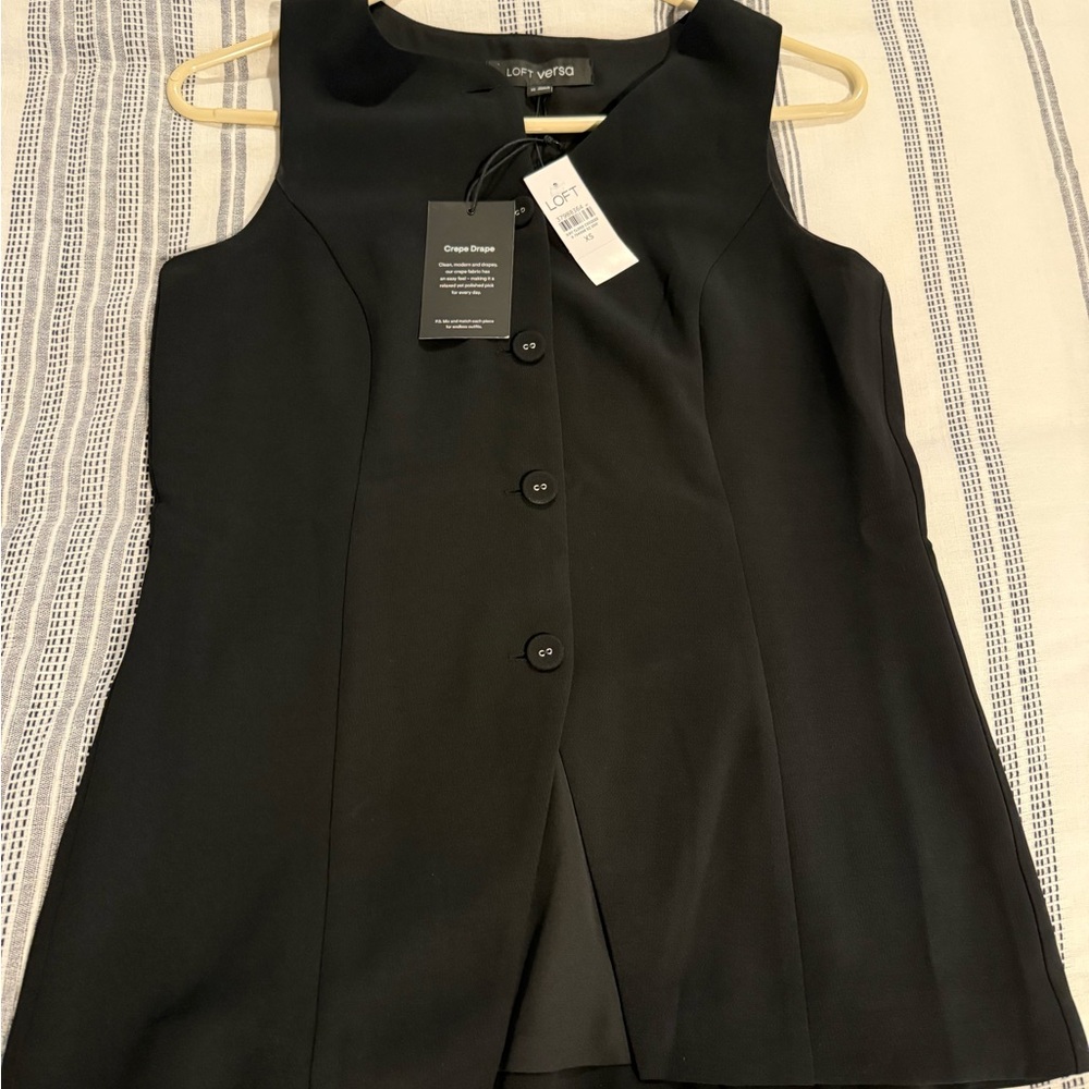 Loft Versa Black Sleeveless Button-Up Vest